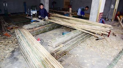 农民20年买竹做竹跳板,年生产10多万张年销售120万!